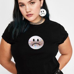 Holographic smiley crop black tee